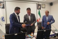 تفاهمنامه همکاری ملی و بین المللی اتاق بازرگانی ایران و کانون جهانگردی و اتومبیلرانی امضا شد