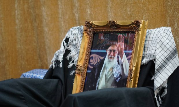 یادبود «رهبر شهید انقلاب»
