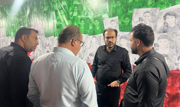 استقبال گسترده زائران از غرفه معاونت مالی و اقتصاد شهری در راهپیمایی «جاماندگان اربعین» استقبال گسترده زائران از غرفه معاونت مالی و اقتصاد شهری در راهپیمایی «جاماندگان اربعین»