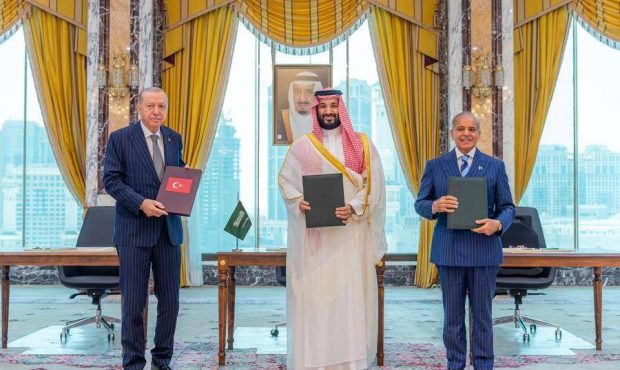 توافق دفاعی عربستان، ترکیه و پاکستان؛ معادلات امنیتی خاورمیانه تغییر میکند؟ توافق دفاعی عربستان، ترکیه و پاکستان؛ معادلات امنیتی خاورمیانه تغییر میکند؟