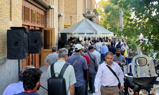 برپایی ایستگاه صلواتی در ساختمان معاونت مالی و اقتصاد شهری برپایی ایستگاه صلواتی در ساختمان معاونت مالی و اقتصاد شهری